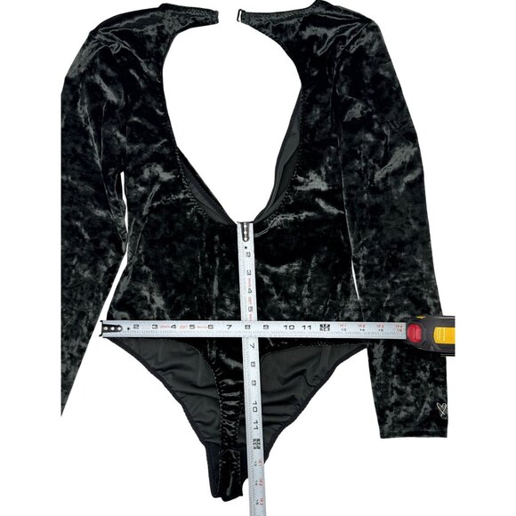 NEW Victorias Secret Size S Green Velvet Bodysuit With Keyhole Back thong snap - Picture 8 of 10